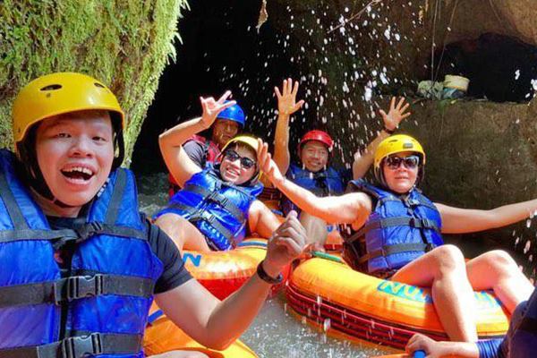 lazy-cave-tubing-bali